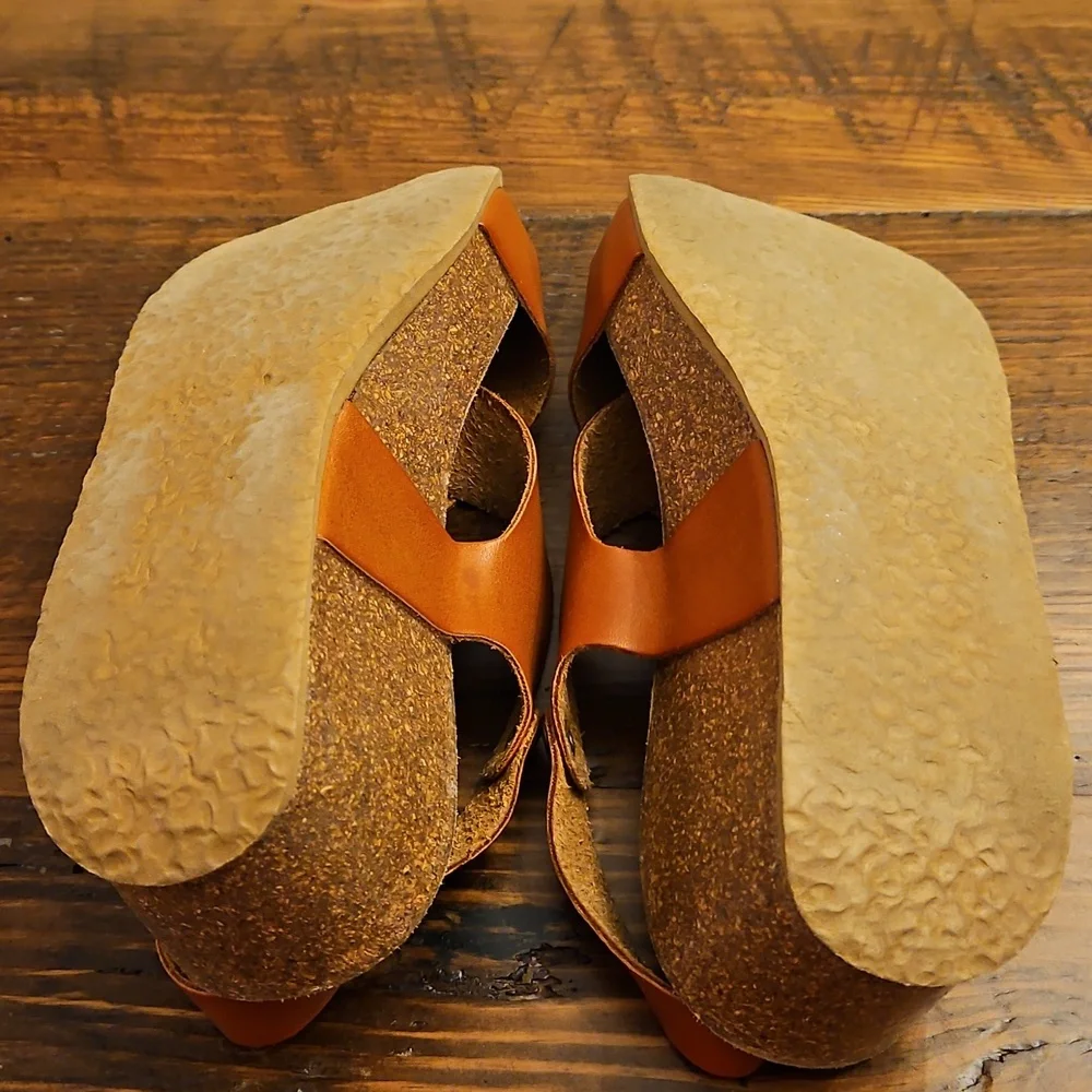 BAYTON LEATHER WEDGE SANDALS
